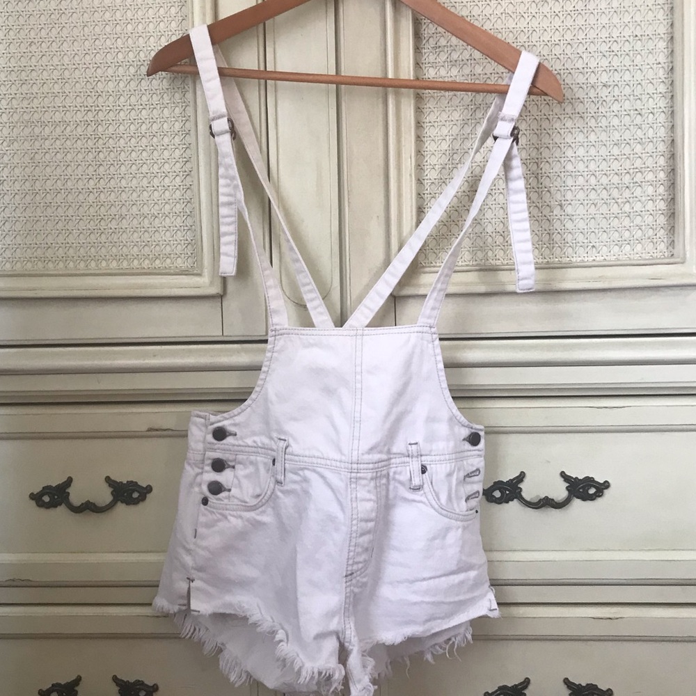 Overall shorts